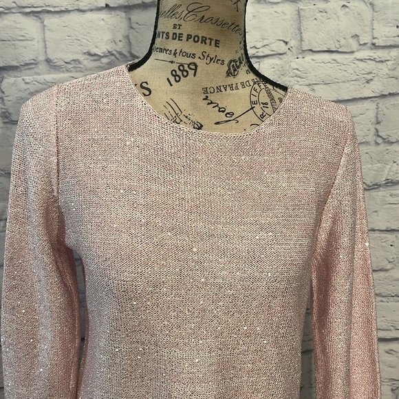 Sportsworks Studio Lightweight Sweater Top Pink Sequins Pockets Size Small USA - Picture 3 of 10